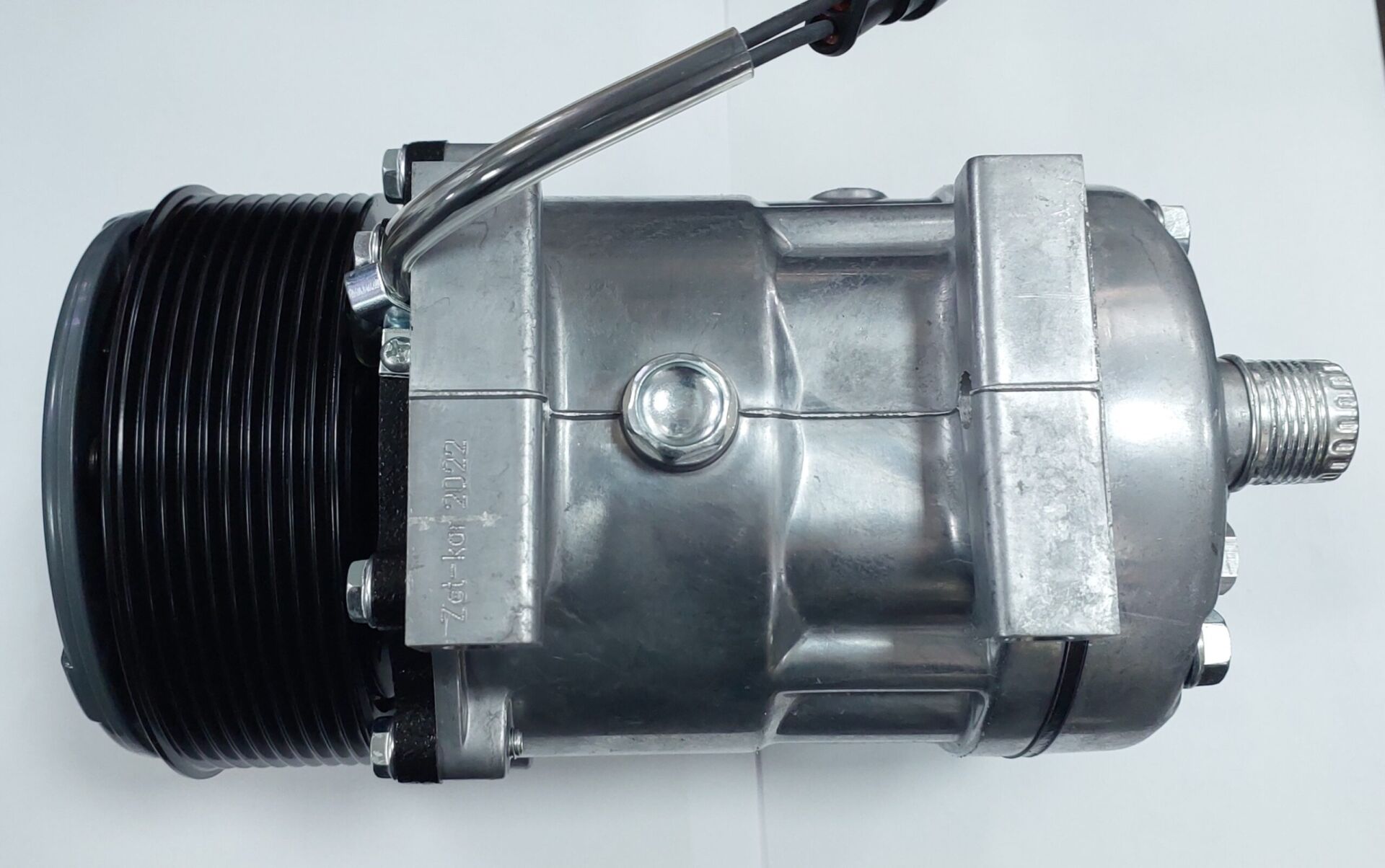 NEW HOLLAND GERİ KASNAKLI BİÇERDÖVER  A.Ç İ.K KOMPRESÖR (132MM) 7H15 BLOK SAPLAMA 12V 10PK